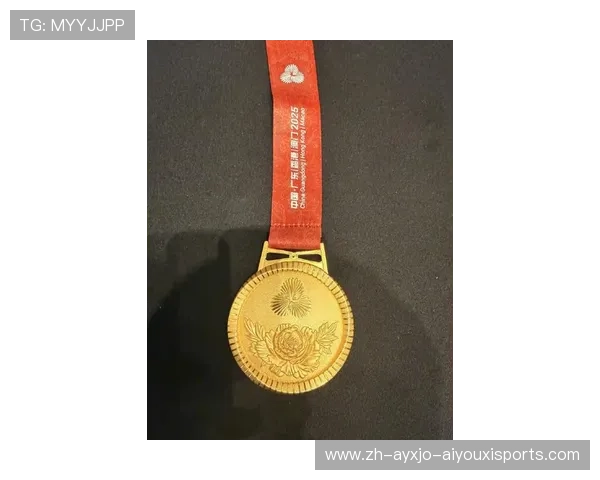 羽毛球林丹奖牌